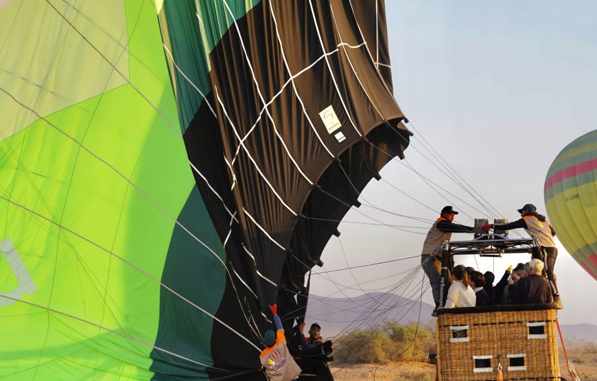 𝙃𝙤𝙩 𝘼𝙞𝙧 𝘽𝙖𝙡𝙡𝙤𝙤𝙣 𝙒𝙞𝙩𝙝 𝙍𝙤𝙮𝙖𝙡 𝘽𝙧𝙚𝙖𝙠𝙛𝙖𝙨𝙩