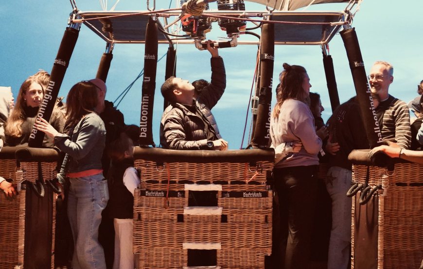 𝙃𝙤𝙩 𝘼𝙞𝙧 𝘽𝙖𝙡𝙡𝙤𝙤𝙣 𝙒𝙞𝙩𝙝 𝙍𝙤𝙮𝙖𝙡 𝘽𝙧𝙚𝙖𝙠𝙛𝙖𝙨𝙩